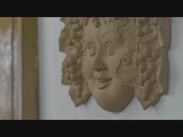 Carica il video: 